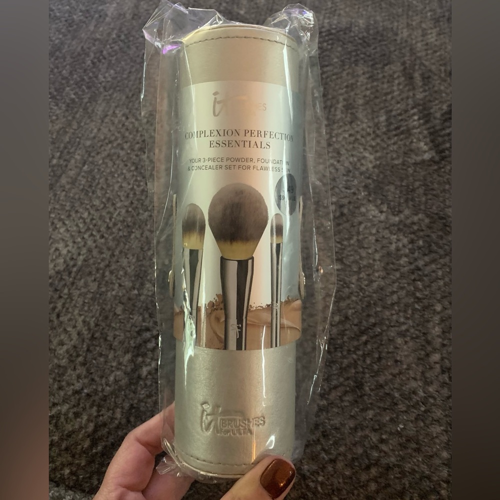 ✨Host Pick✨ IT brushes for Ulta 3pc deluxe set